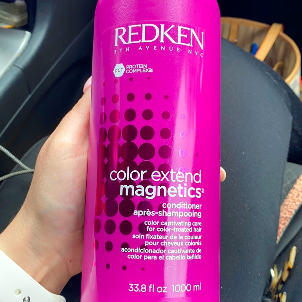 Redken color extend magnetics conditioner